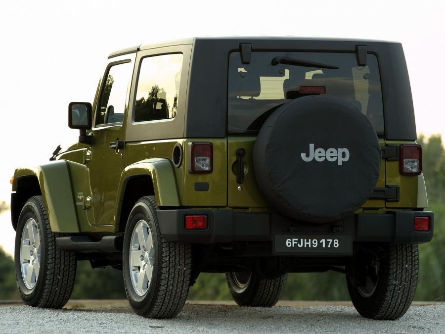  Jeep Wrangler Sahara 2006 года  (фото 16 из 34)